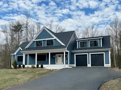 43 Stratham Lane