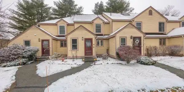 53 Bridle Path