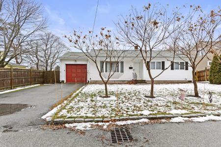 11 Meadow Road