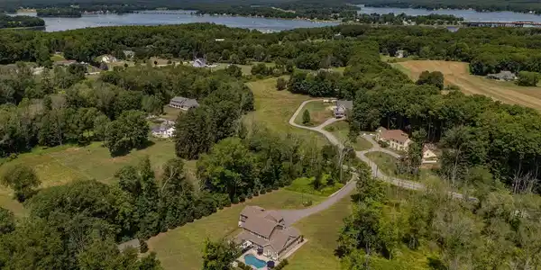 113 Fox Point Road