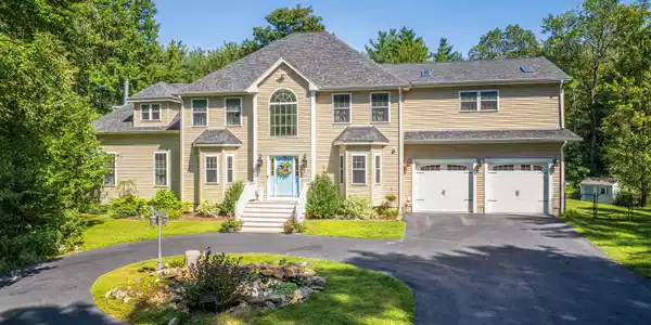 13 Winding Brook Drive