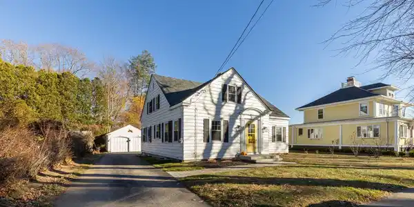 8 Towle Avenue