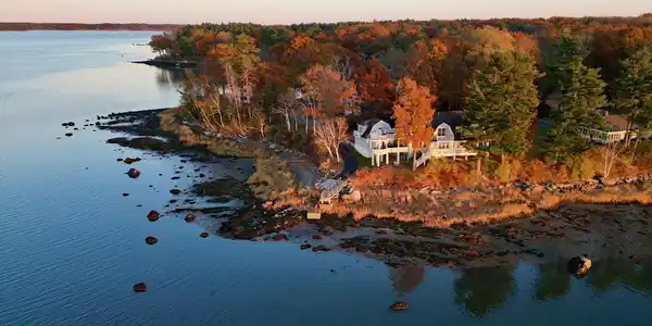 105 Waters Edge
