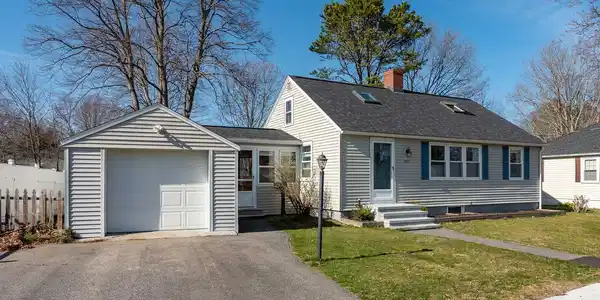 627 Colonial Drive