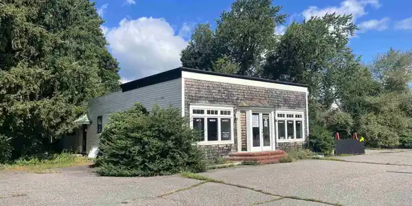 440 Portsmouth Avenue