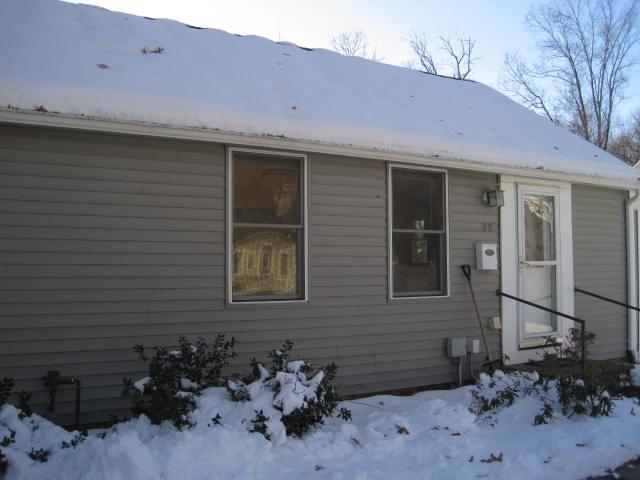 Image 2: Walkway from drive Image 2: Walkway from drive