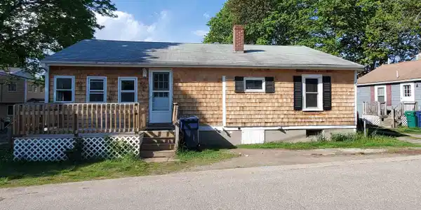 10 Ash Street