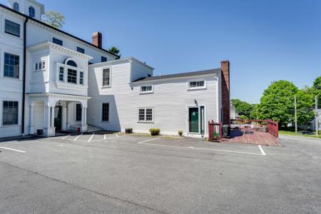 525 Maplewood Avenue