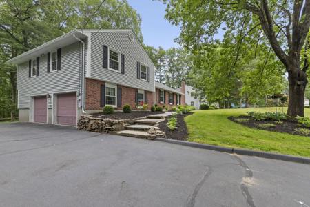 16 Hampshire Drive