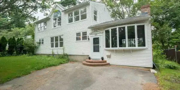 320 Leslie