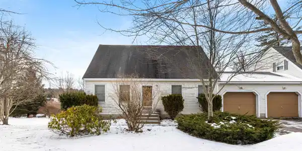 21 Maple Ridge Road