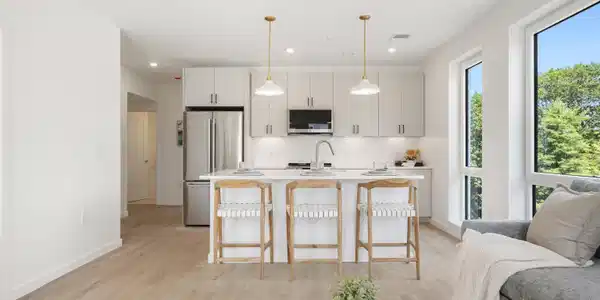 Image 3: Living Area to Kitchen Image 3: Living Area to Kitchen