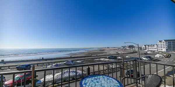 407 Ocean Boulevard