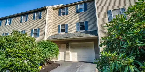 2 Fords Landing Drive