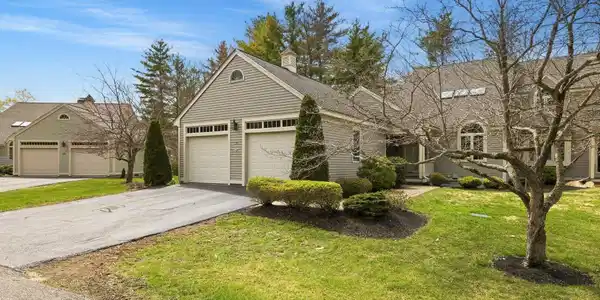 25 Peninsula Drive