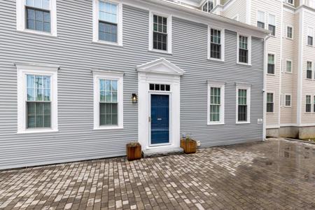 152 Court Street