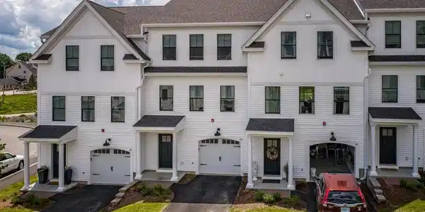 28 Northfield Drive