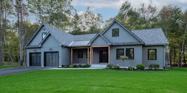 67 Stratham Lane