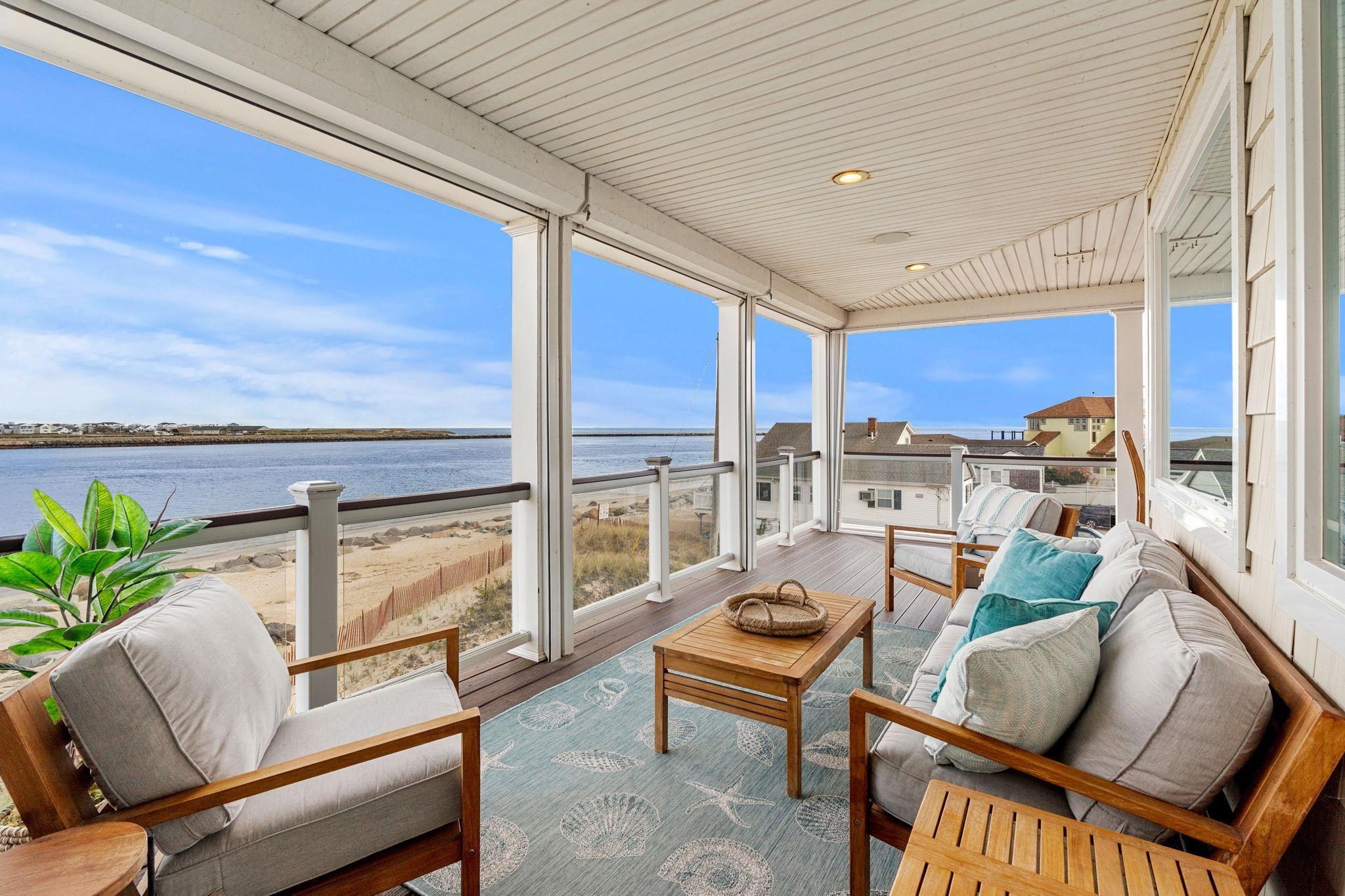 Image 3: Ocean Front Three Season Lanai