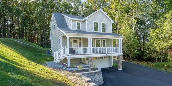 35 Hemlock Way