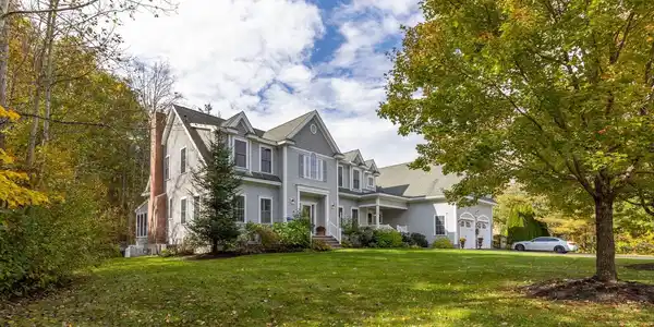 9 Hoyt Pond Road