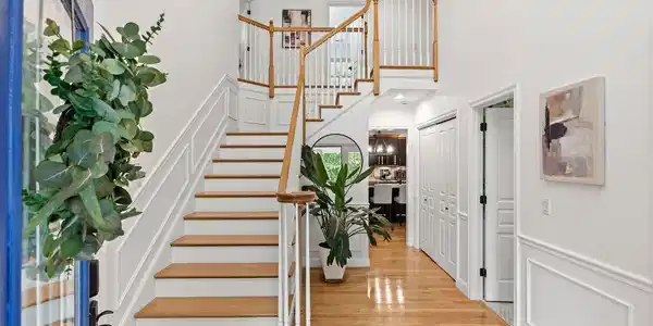 Image 2: Grand foyer