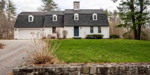 8 Davis Avenue