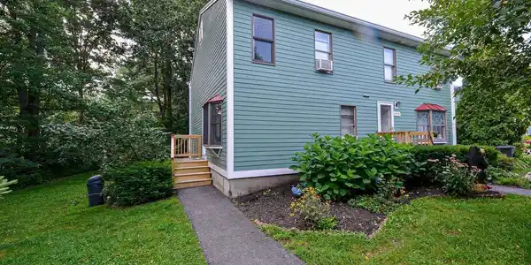 601 Piscassic Street