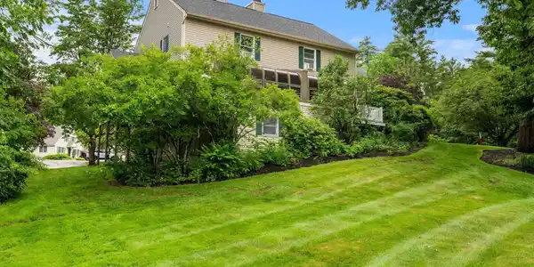 39 Bucks Hill Road