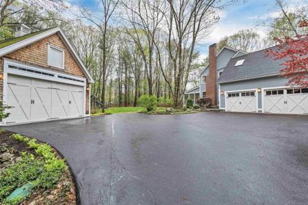 3 Bassett Lane