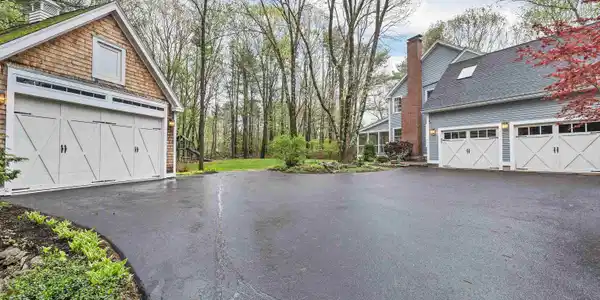 3 Bassett Lane