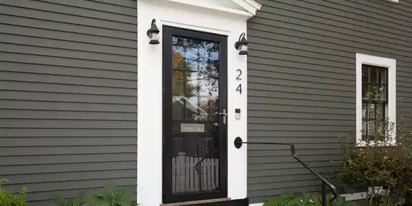 24 Holmes Court