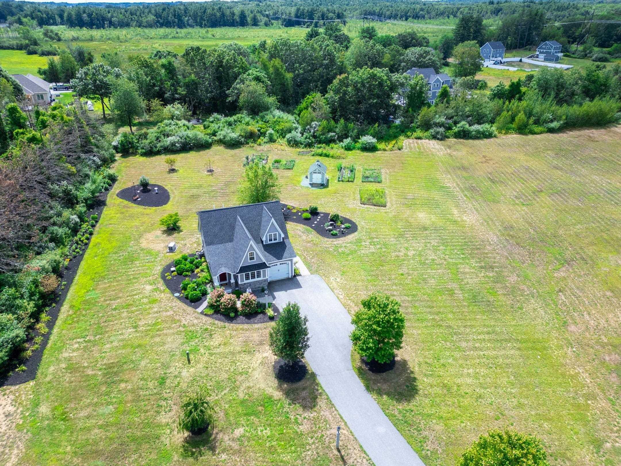Image 1: Sited on 2 acres