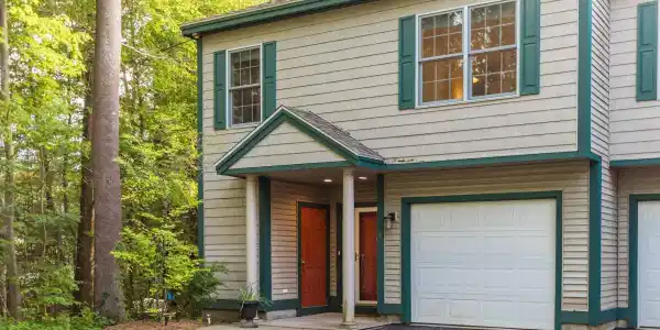 6 Deborah Lane