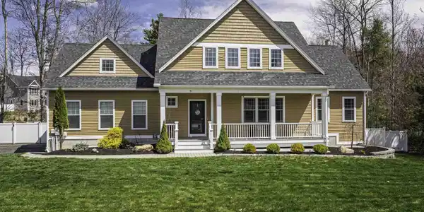 89 Emerald Lane