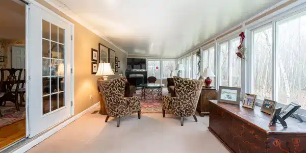 43 Hickory Avenue