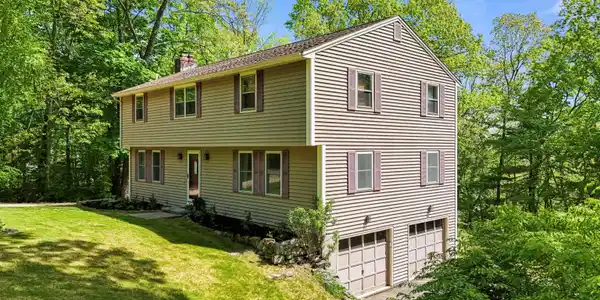 33 Pinecrest Lane
