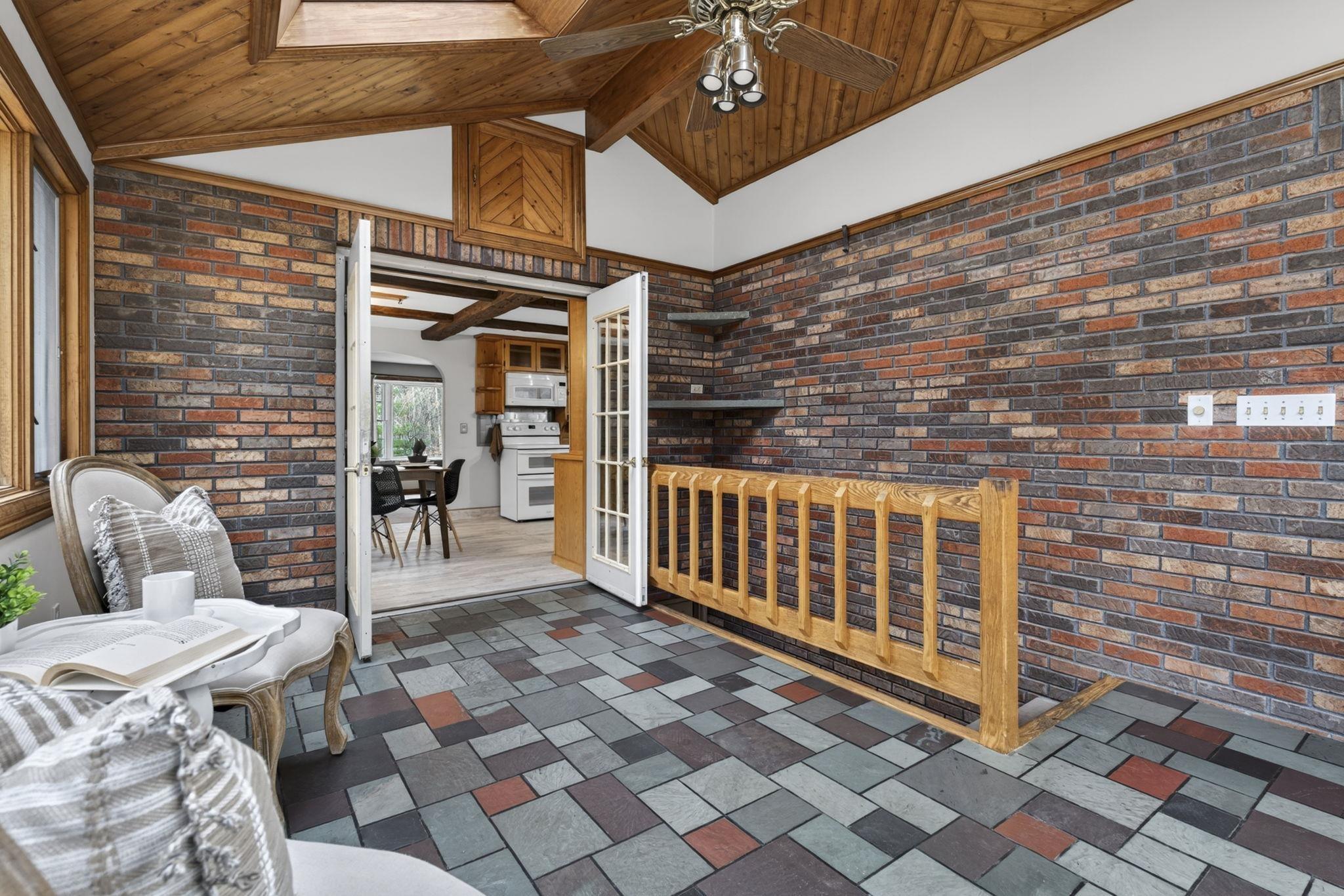 Image 3: Sun Room