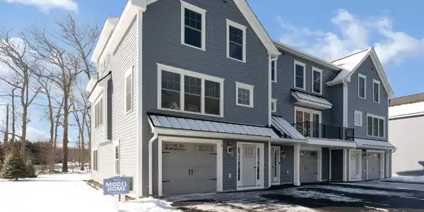 11 Thompson Way
