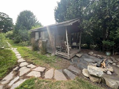 6 Naves Road