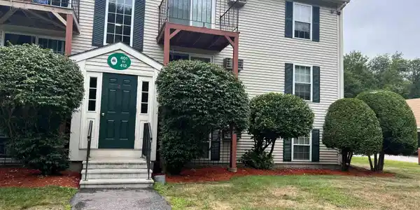 404 White Cedar Boulevard
