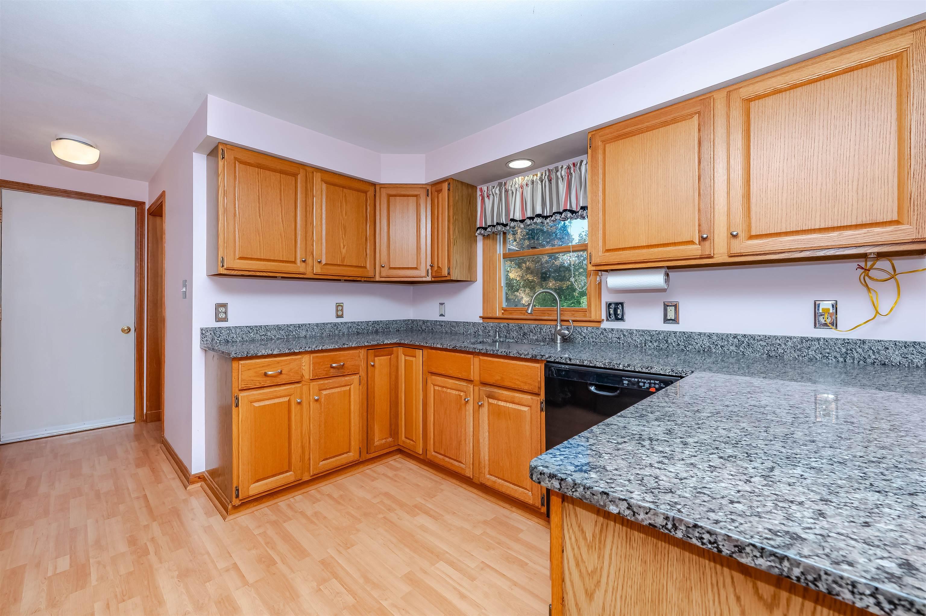 Image 2: Kitchen Image 2: Kitchen