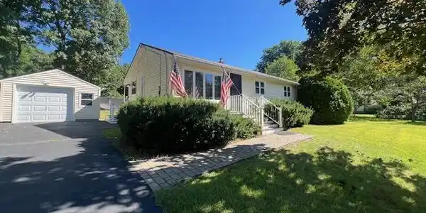 9 Robinwood Avenue