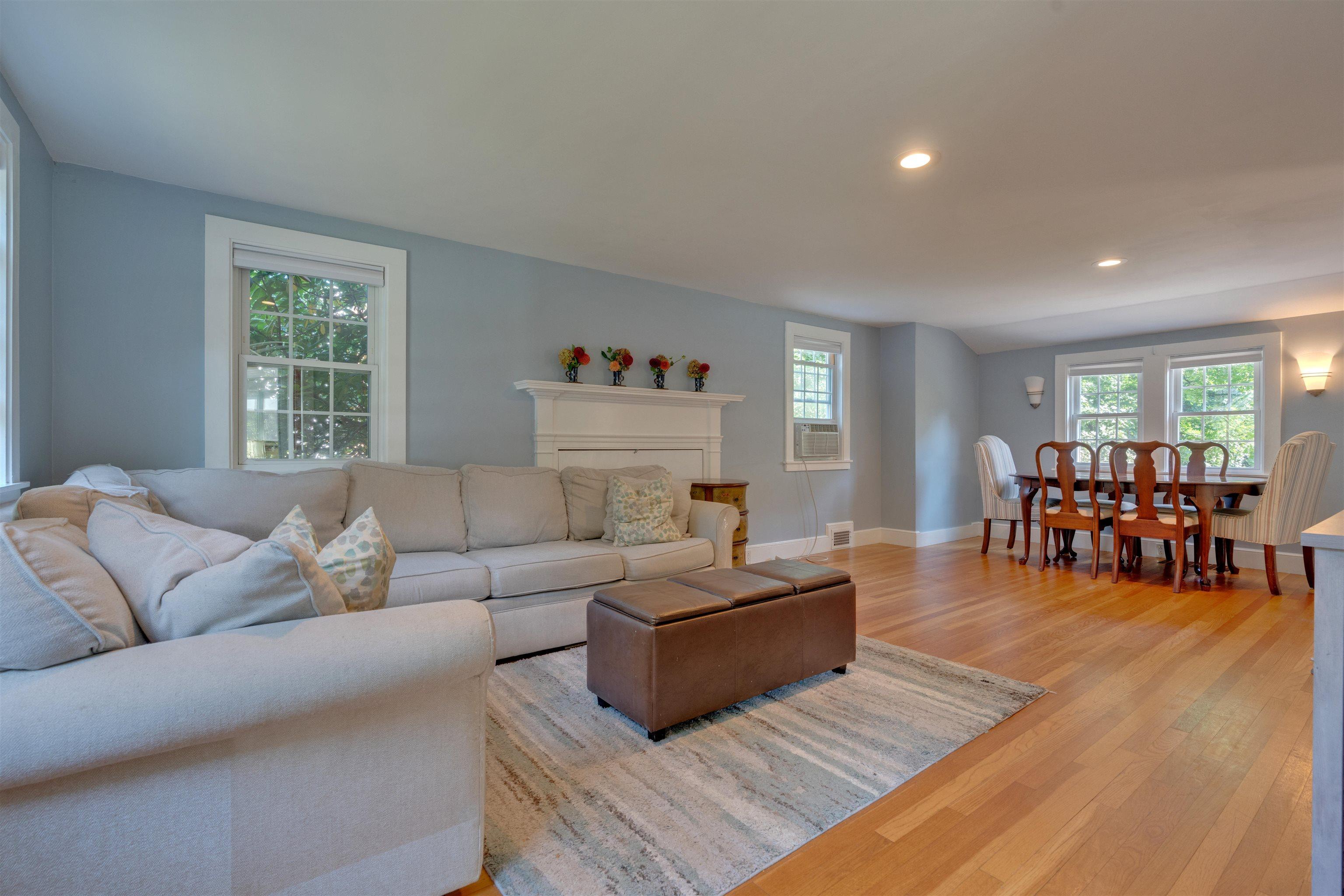 Image 2: Living & Dining Room