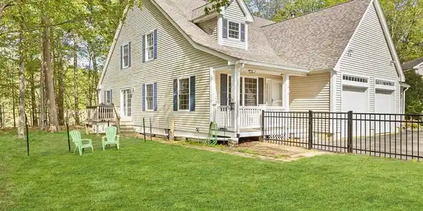 19 Violette Lane