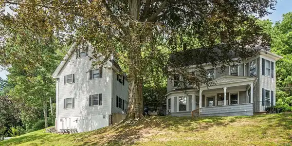 34 Floral Avenue