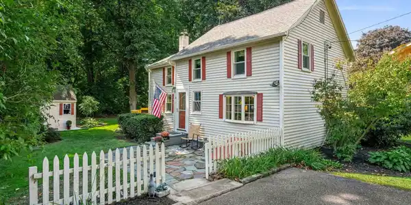 11 Downs Avenue