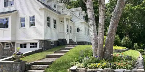22 Colonial Lane