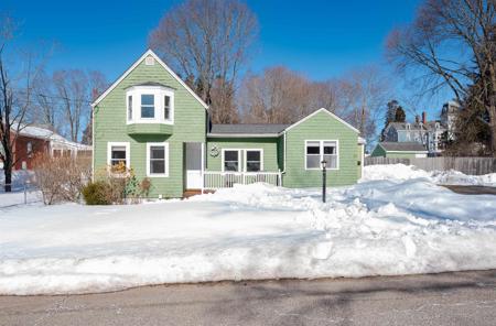 80 Woodlawn Circle