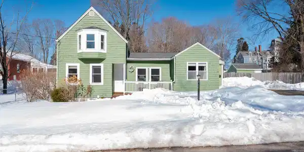 80 Woodlawn Circle